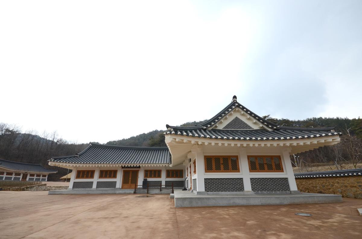 a896a7ebb51bc0e43a45d3b953fdbf19_1758116246_74.jpg a896a7ebb51bc0e43a45d3b953fdbf19_1758116246_74.jpg