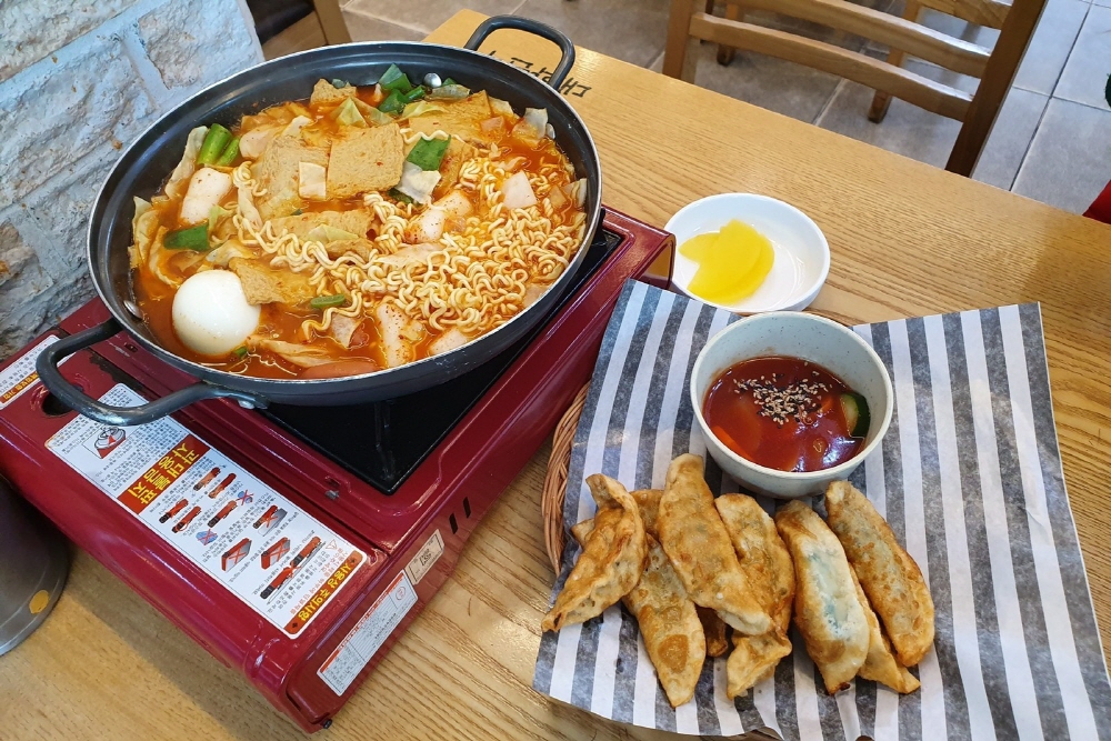 ba98db39699f1aa20462a3bf7c1bb5b7_1762608007_19.jpg ba98db39699f1aa20462a3bf7c1bb5b7_1762608007_19.jpg