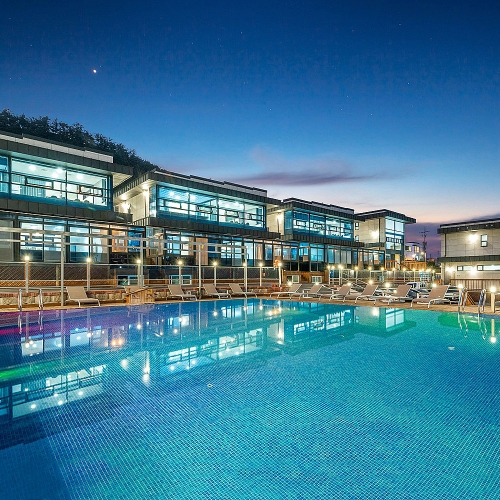 프레젠트 풀빌라