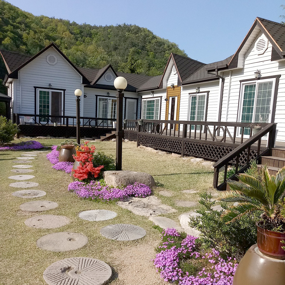 화이트하우스펜션