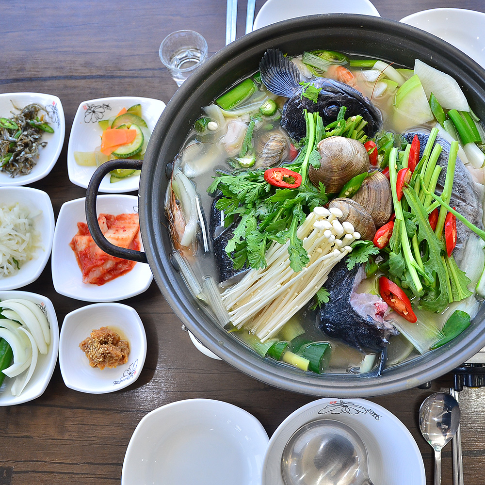 철이네물회전문점