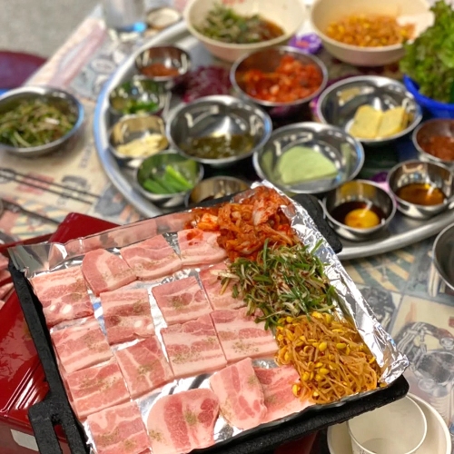 욱이네식당 포항문덕점