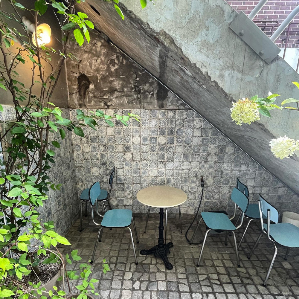 꽃이숲을이루다